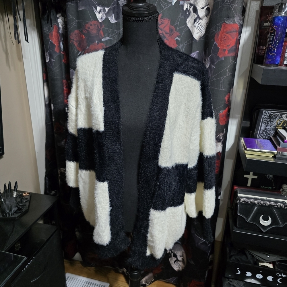 Black And White Stripped Furry Knit Cardigan, Med